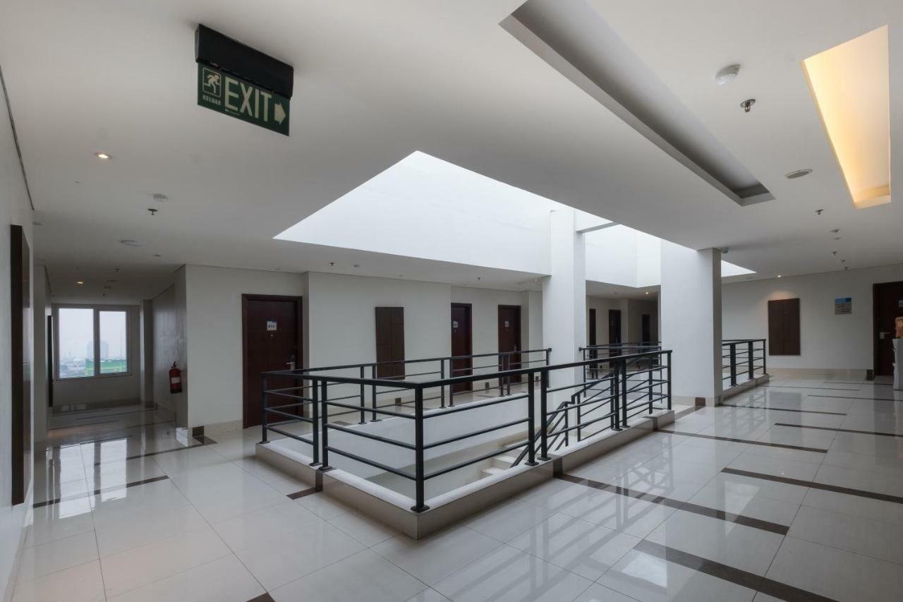 Hotel 88 Itc Fatmawati Jakarta By Wh Exteriör bild