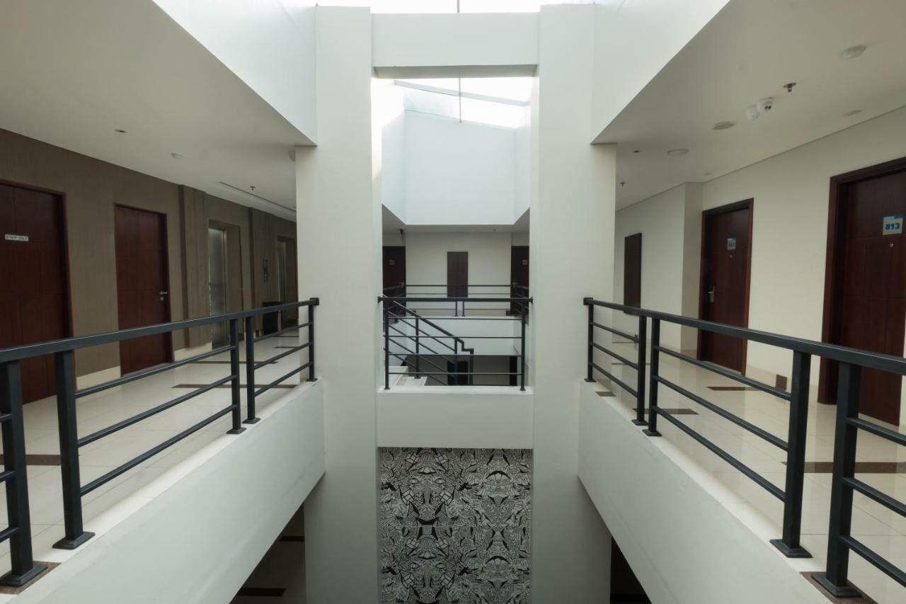 Hotel 88 Itc Fatmawati Jakarta By Wh Exteriör bild
